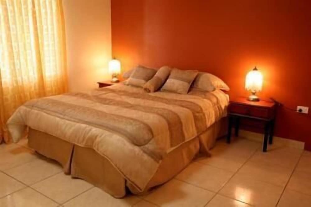 Фото Atherton Holiday Park