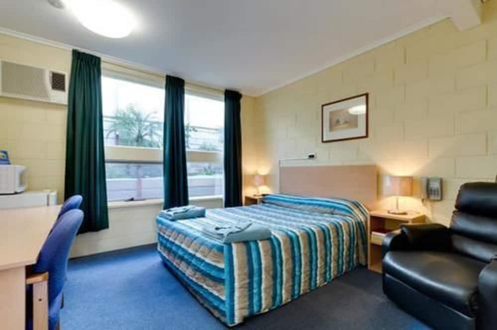 Фото Enfield Motor Inn