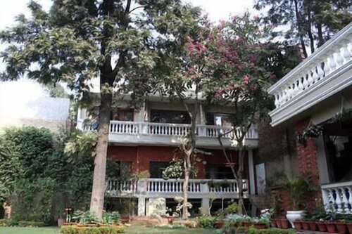 Гостиница The Estate Villa в Дели