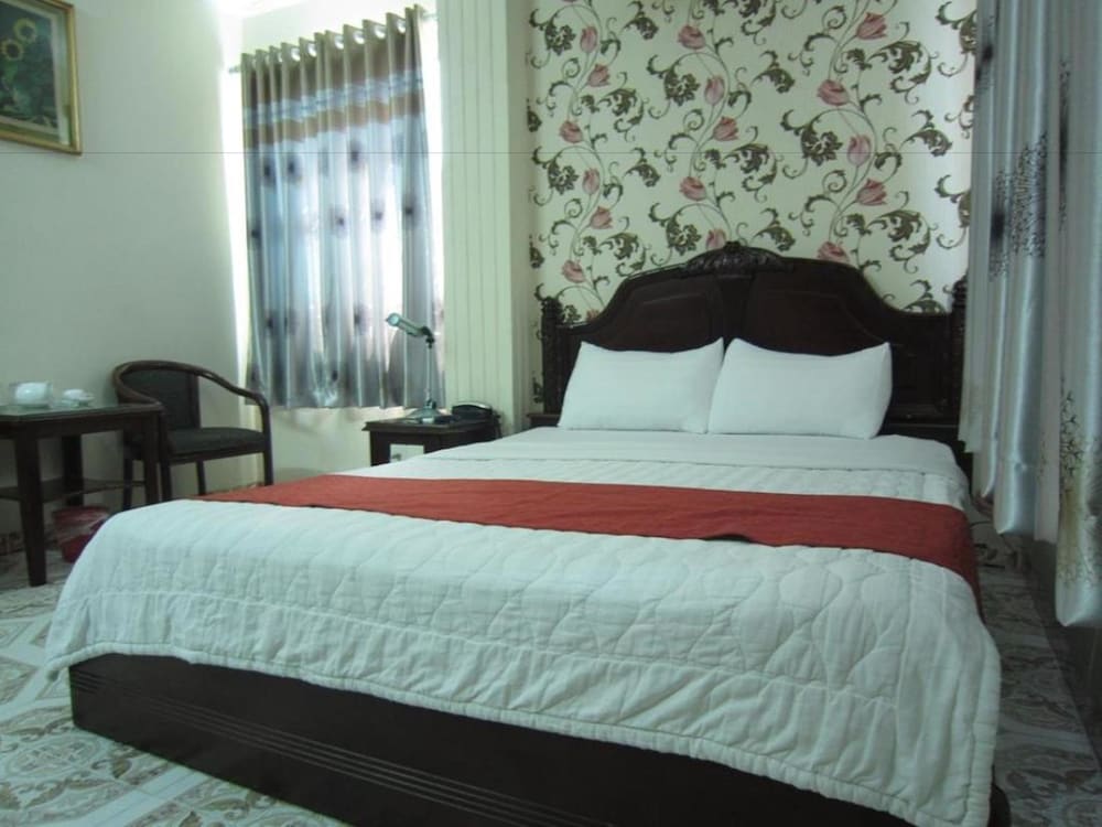 Фото Tan Hoang Long Hotel District 5