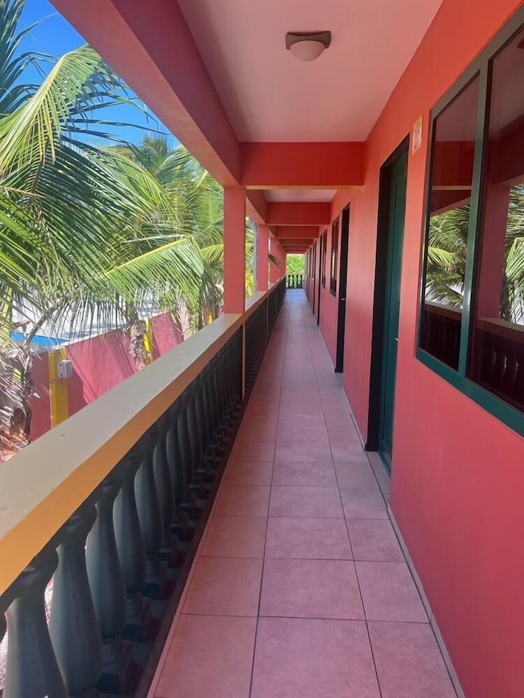 Фото Del Rey Apartments