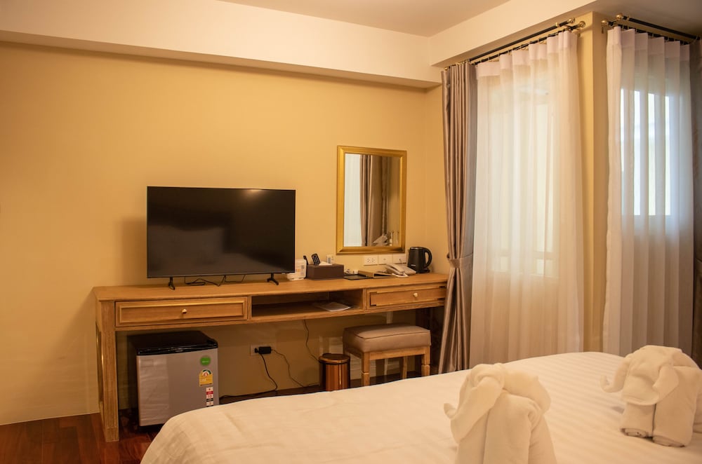 Фото Siri Ratchadamnoen Bangkok Hotel