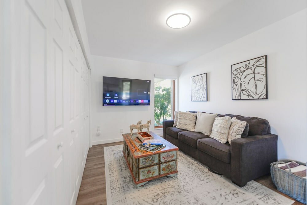 Фото Awesome House with pool Westchester