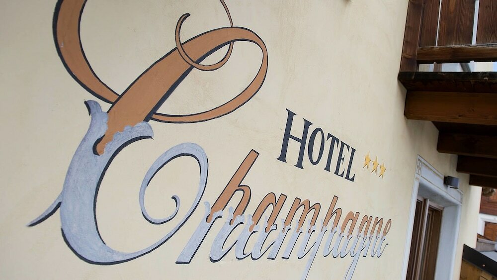 Фото Hotel Champagne