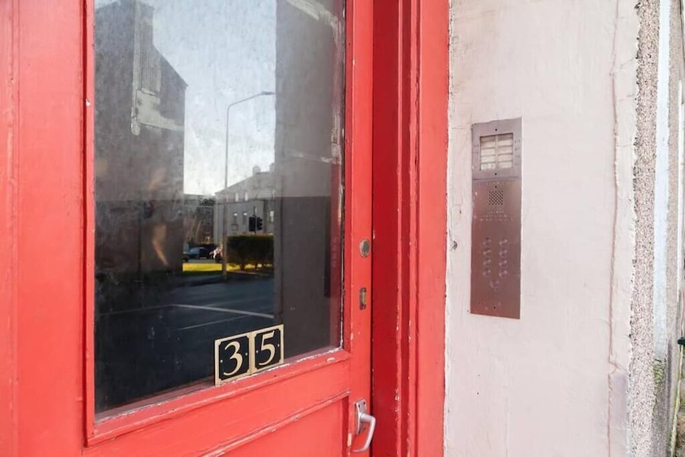 Фото Snug - Logie Baird Apartment