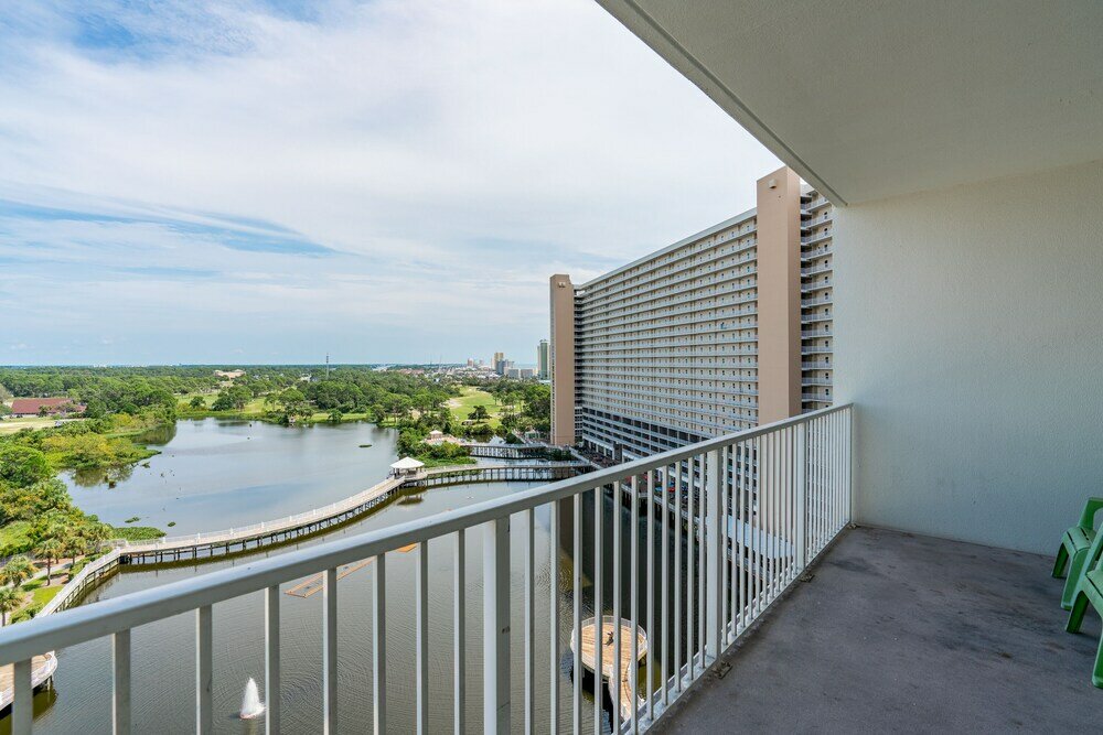 Фото Wharftown Beach and Golf