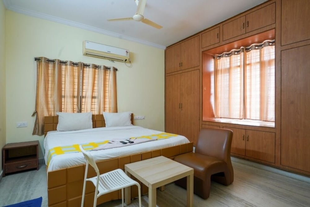 Фото IROOMZ Kalyan Residency
