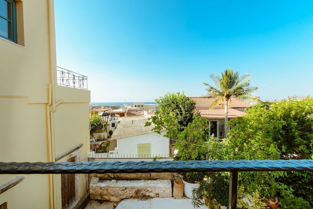 Фото Krinis houses next the old harbour