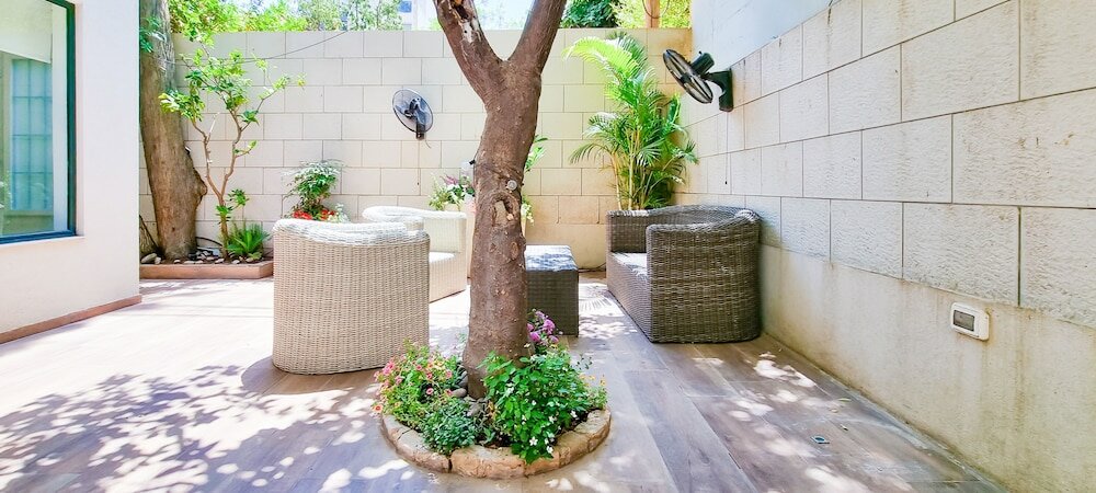 Фото Yona Hanavi Mmimosa