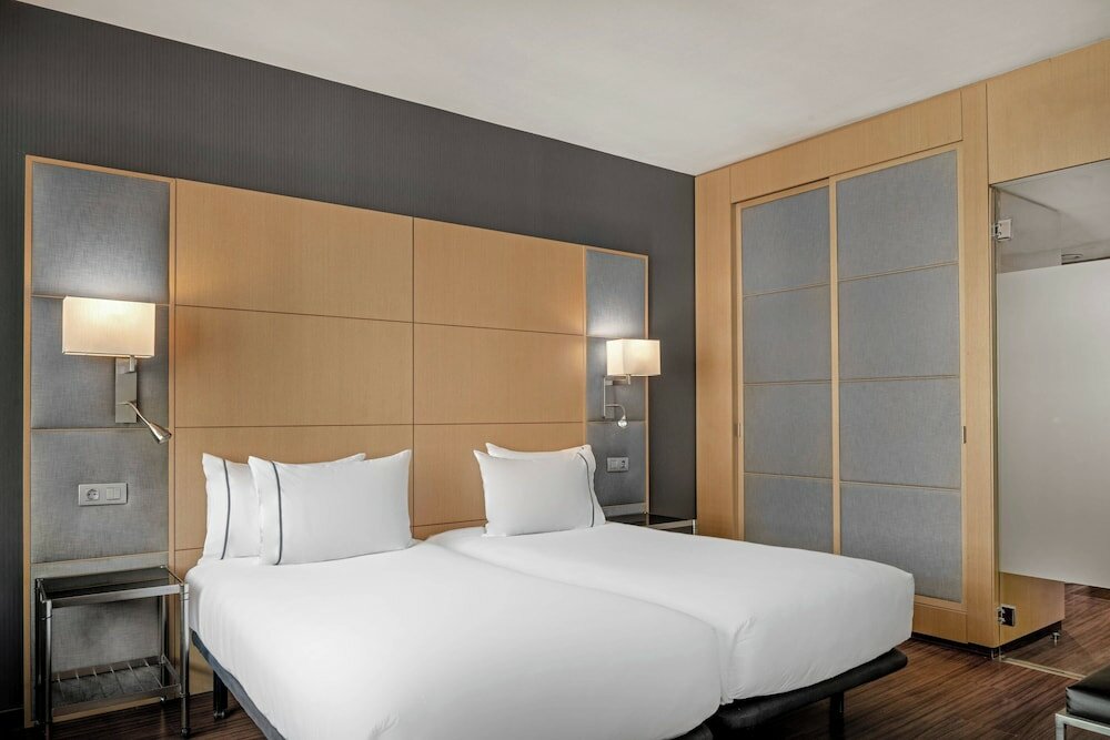 Фото Ac Victoria Suites