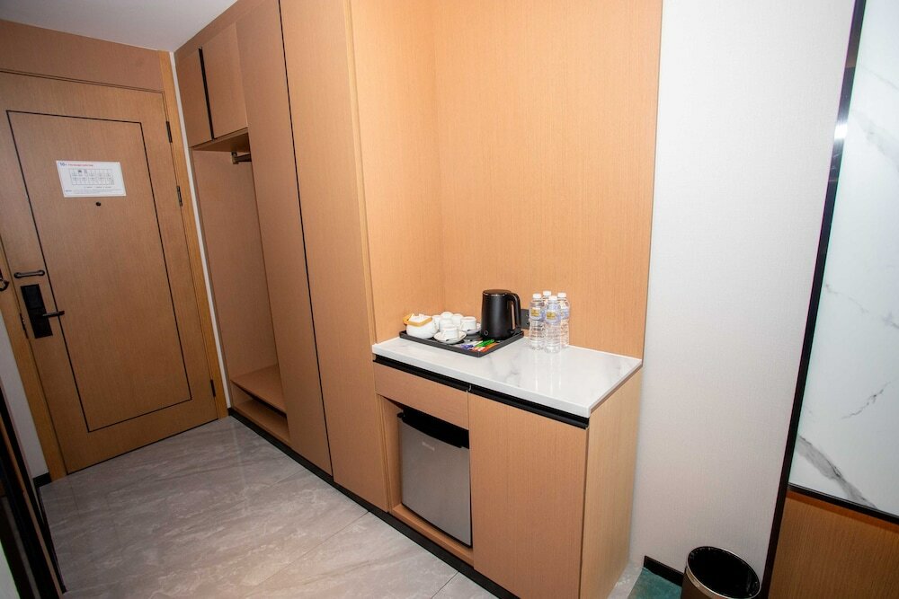 Фото LC International Hotel