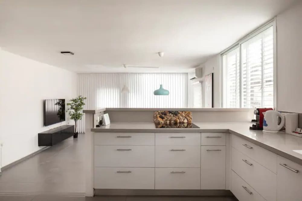 Фото Amazing Apt Bat-Yam Near Beach