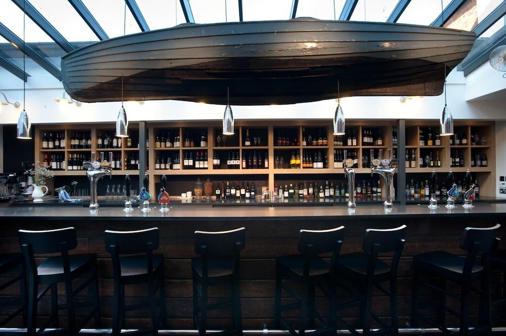 Фото The Crown hotel