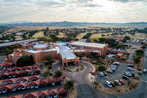 Гостиница Windhoek Country Club Resort в Виндхуке
