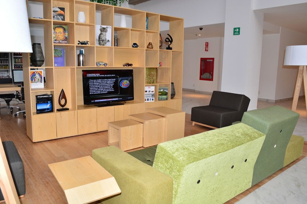 Фото Fiesta Inn Tlalnepantla