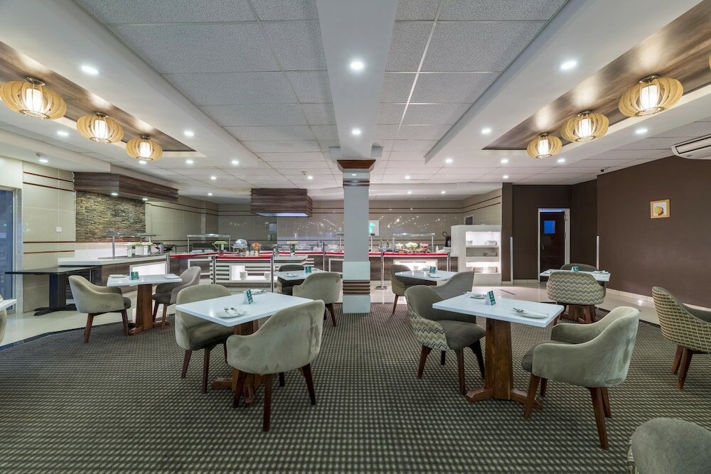 Фото Holiday Inn Bulawayo, an Ihg Hotel