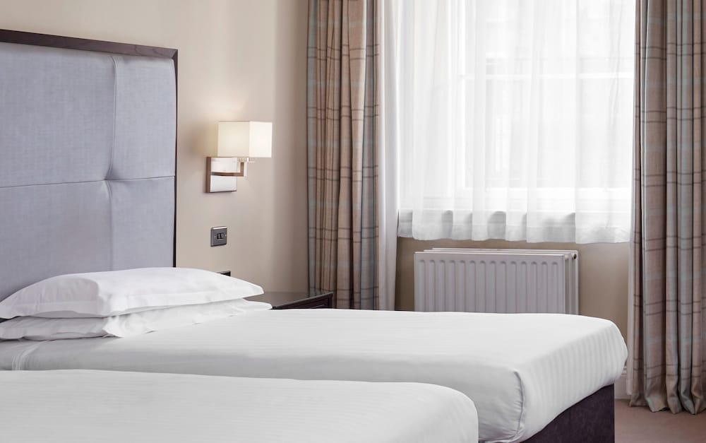 Фото Leonardo Hotel Edinburgh City