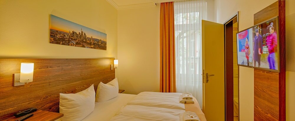 Фото Hotel Little Paris