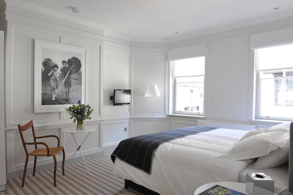 Фото The Crown hotel