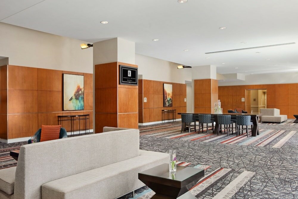 Фото Embassy Suites by Hilton Chicago Downtown Magnificent Mile
