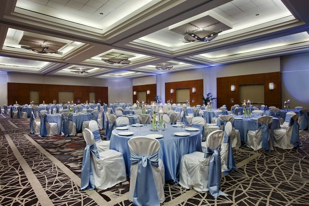 Фото Embassy Suites by Hilton Chicago Downtown Magnificent Mile