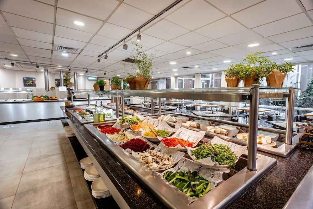 Фото Kfar Maccabiah Hotel and Suites