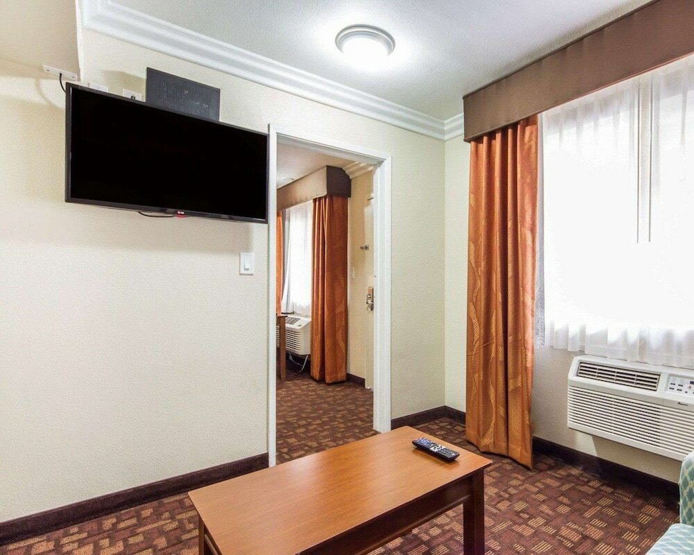 Фото Quality Inn Sacramento Convention Center