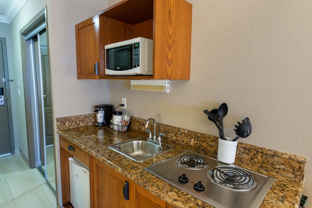 Фото Best Western Plus Fernie Mountain Lodge