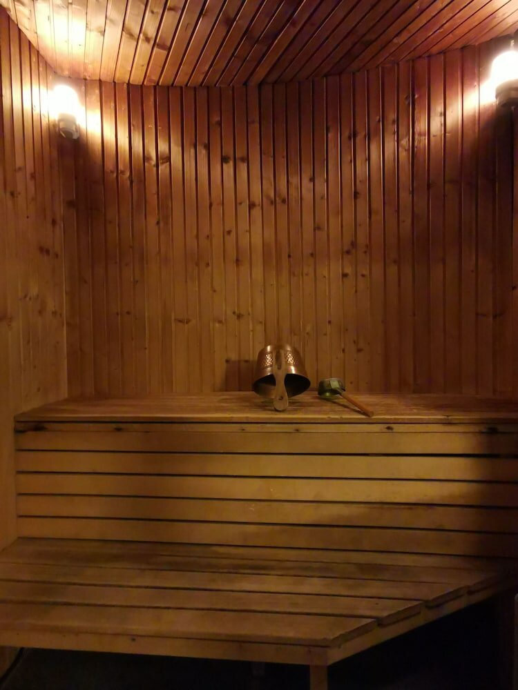 Фото Crystal Plaza Hotel