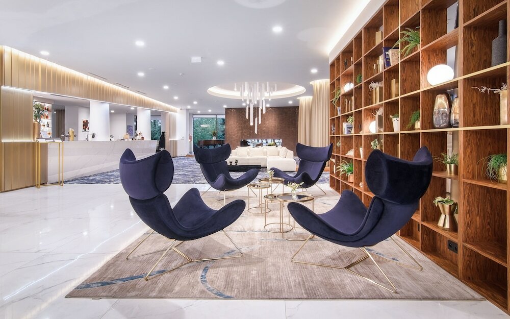 Фото The President