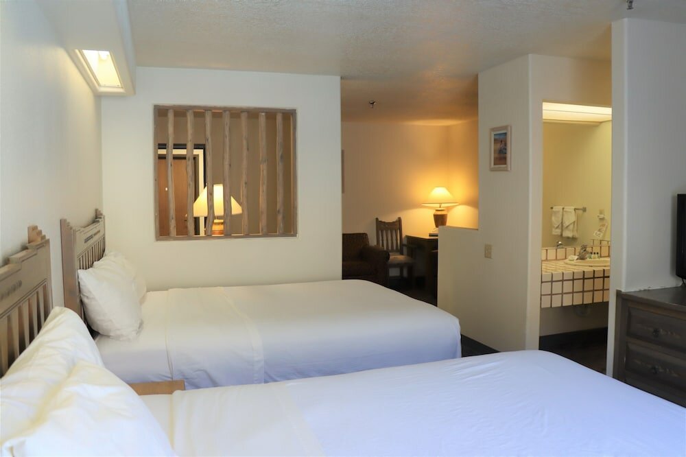 Фото Sagebrush Inn & Suites