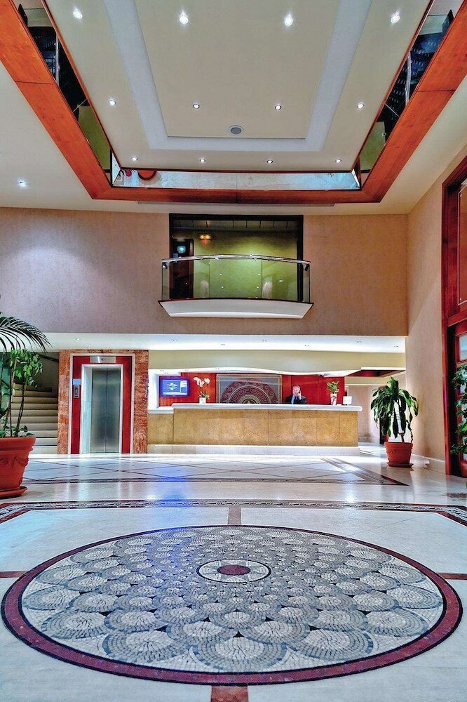 Фото отеля 2