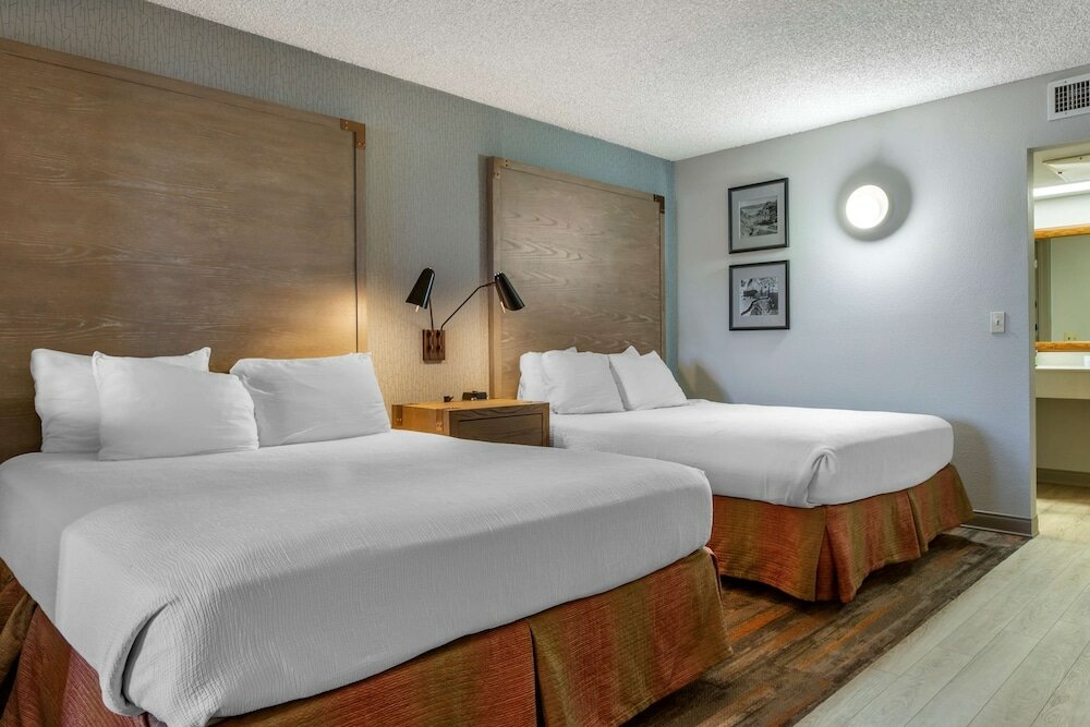 Фото Best Western Plus King's Inn & Suites