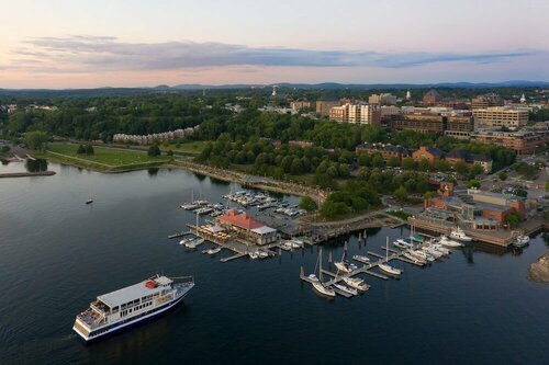 Гостиница Hilton Burlington Lake Champlain в Берлингтоне