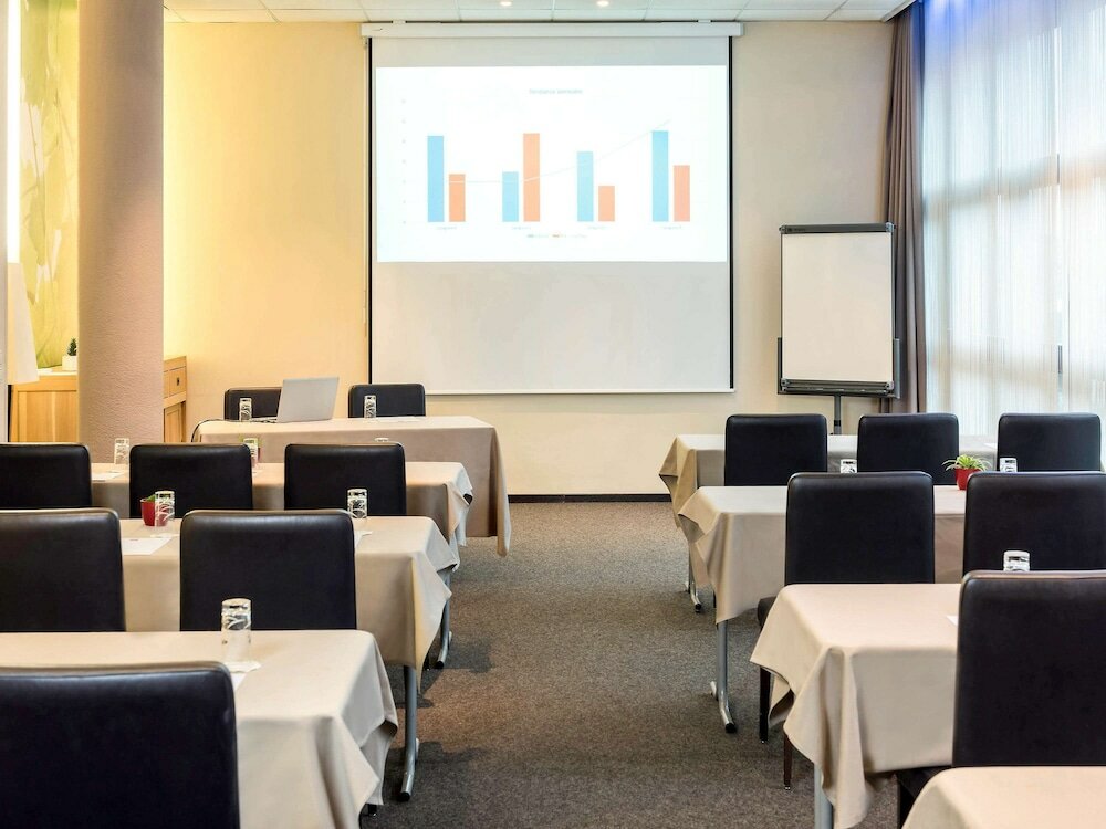 Фото Ibis Luxembourg Aéroport