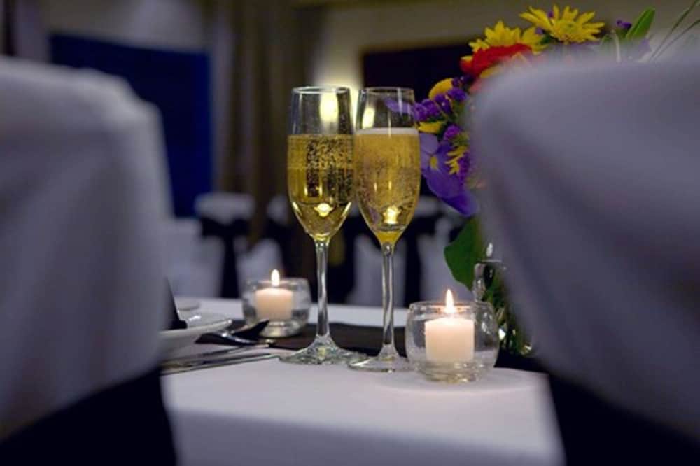 Фото DoubleTree by Hilton Cleveland Downtown - Lakeside