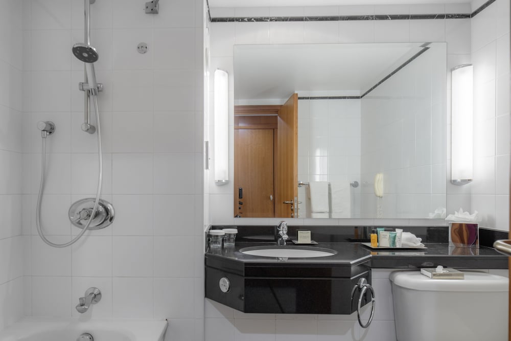 Фото Hilton Belfast