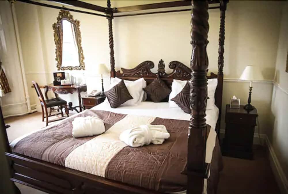 Фото Hatton Court