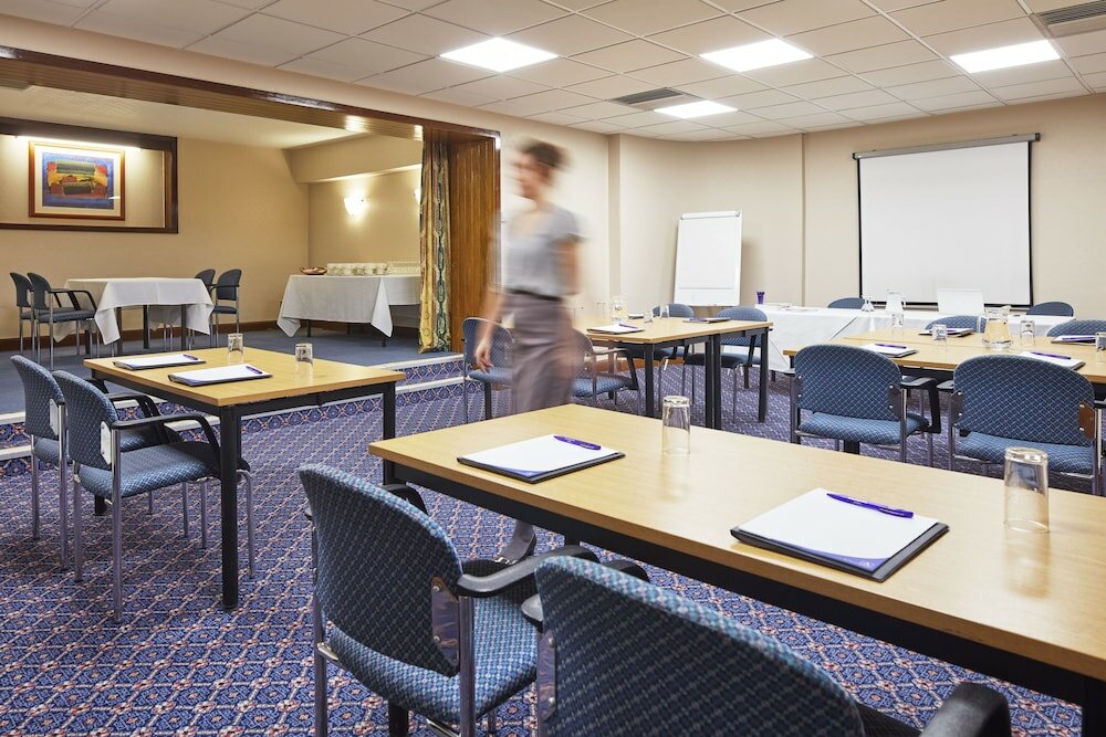 Фото Alma Lodge Hotel