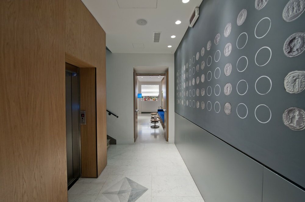 Фото Hotel White