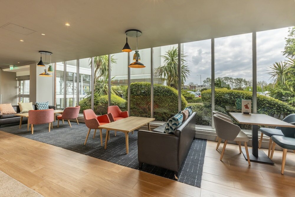 Фото Holiday Inn Basildon