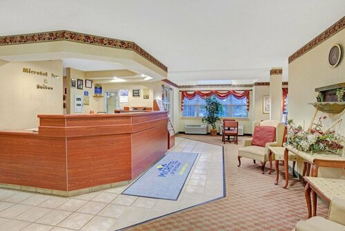 Гостиница Microtel Inn & Suites by Wyndham Burlington