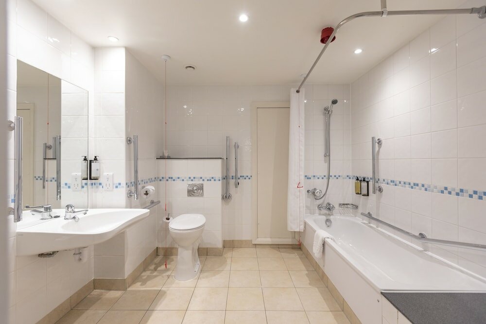 Фото Holiday Inn Basildon