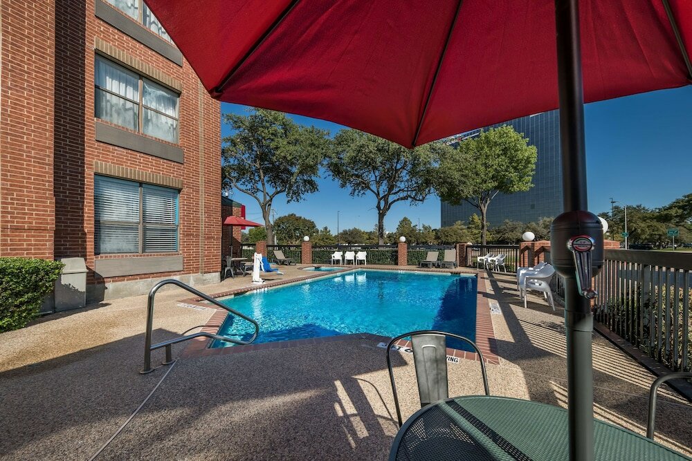 Фото SureStay Plus Hotel by Best Western Plano