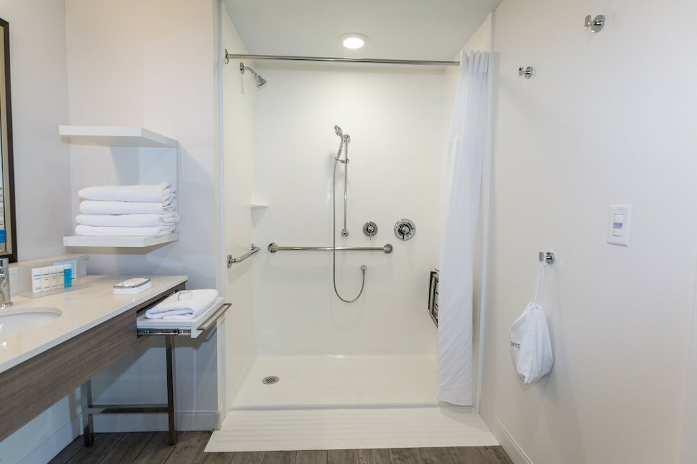 Фото Hampton Inn & Suites Syracuse North Airport Area