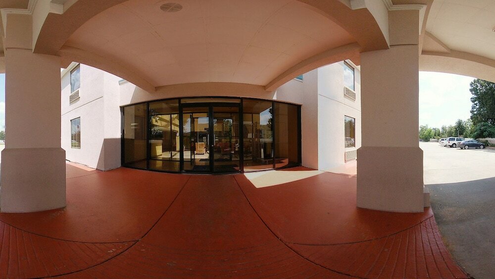 Фото Quality Inn & Suites Lafayette