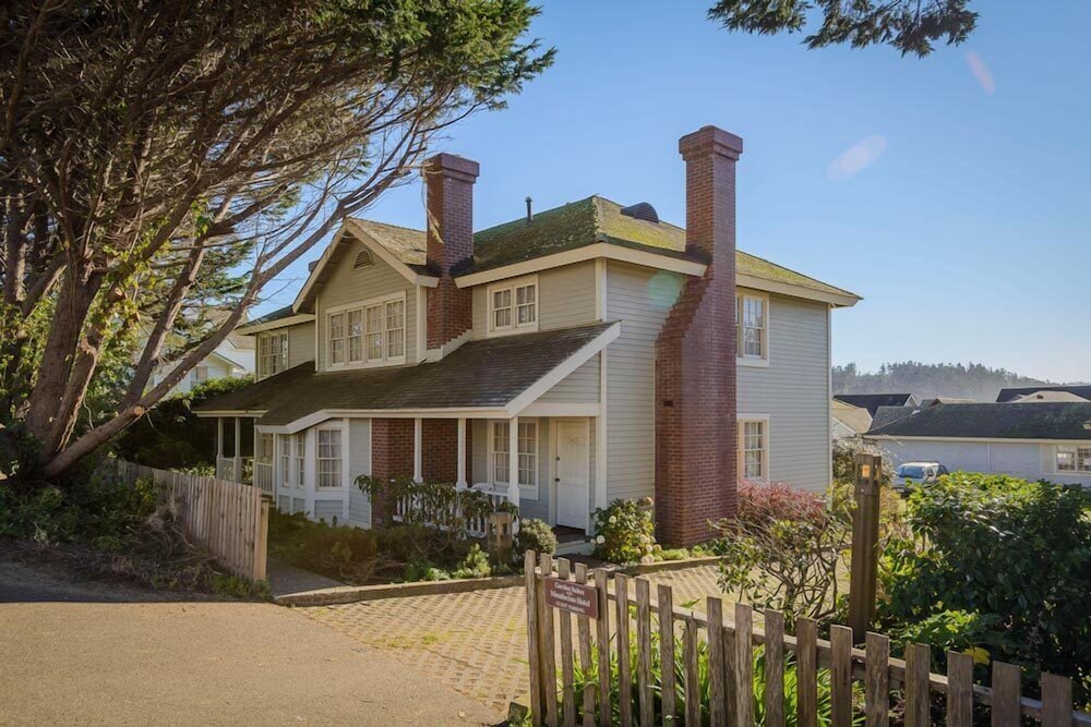 Фото The Mendocino Hotel and Garden Suites
