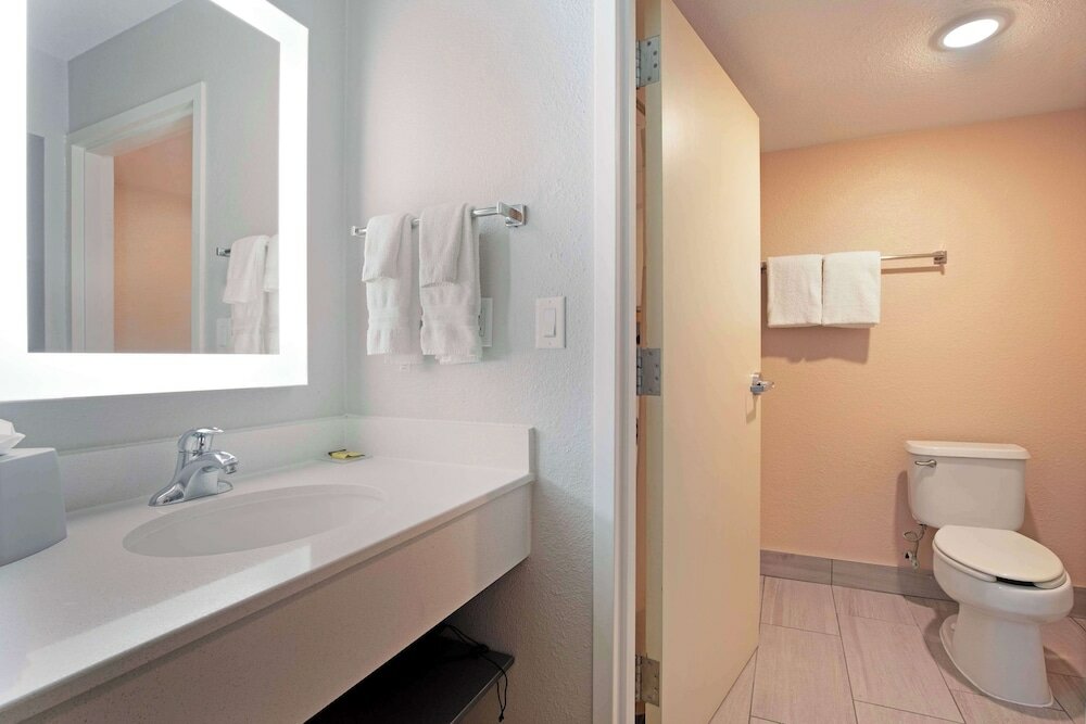 Фото Best Western Plus Fort Worth North