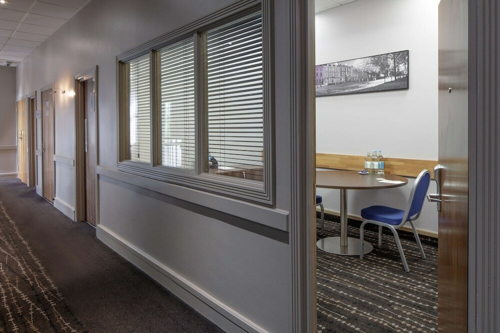 Фото DoubleTree by Hilton Bristol City Centre