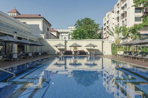 Гостиница The Strand Yangon в Янгоне